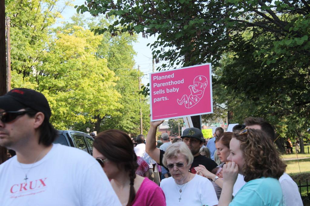 Protestors outside of Planned Parenthood Aug. 22. Photo by Kaylee Arnett.