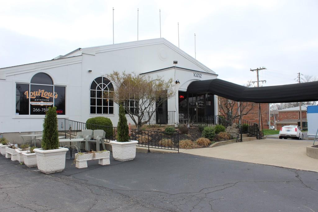 The exterior of Loui Louis on Taylorsville Road. Photo by Olivia Evans.