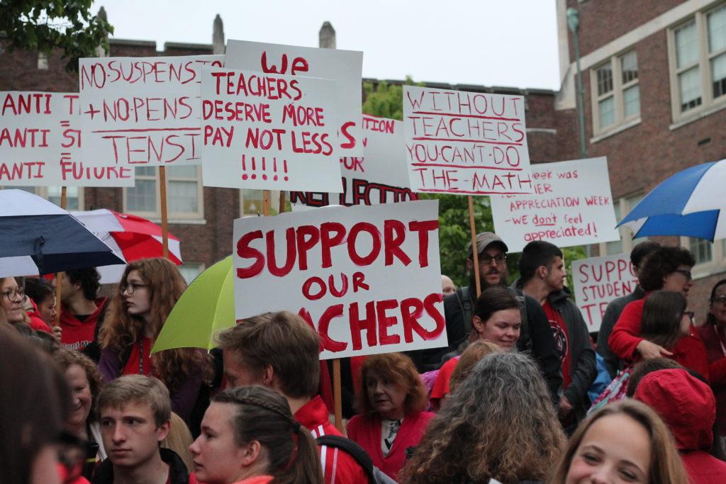 Teachers%2C+parents+and+students+participate+in+Wear+Red+for+Ed+movement