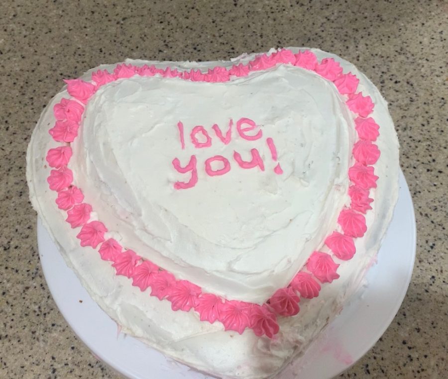 Check out how to make this Valentines day cake for beginners. 