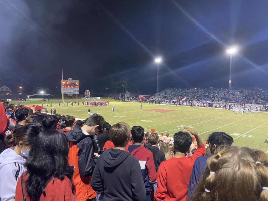 Students look on as the 2021 Male/Manual game begins. Photo by Ofelia Mattingly.