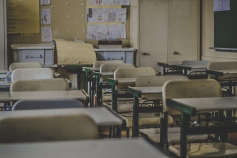 Smaller classrooms like these were utilized in the Louisville Boys High School during the Male-Manual merger. Photo by Feliphe Schiarolli on Unsplash.