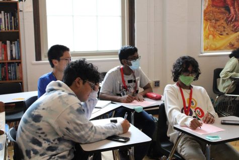 A group of MST students participate in a class lab. Photo by Kaavya Thirumurugan.