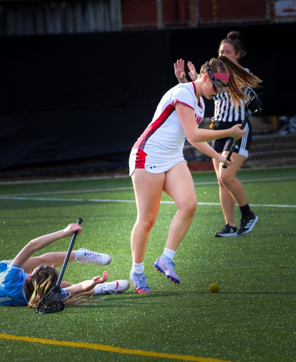 Zetta Toler (#1, 10) Fighting over the ball.