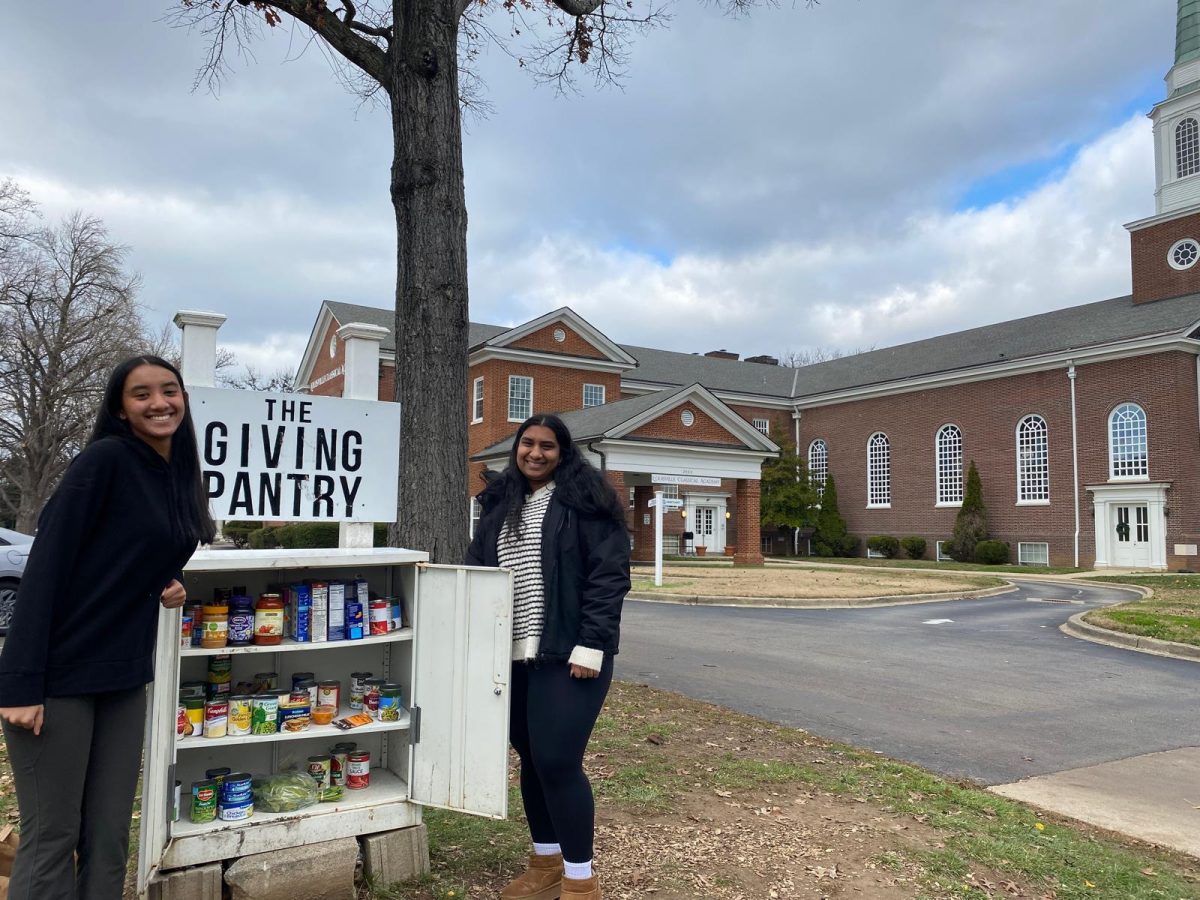 Student led non-profit, Bites4All hosts food drive partnering with Linking Arms with Louisville to fight food insecurity. Photo courtesy of Aishwarya Ramasamy.